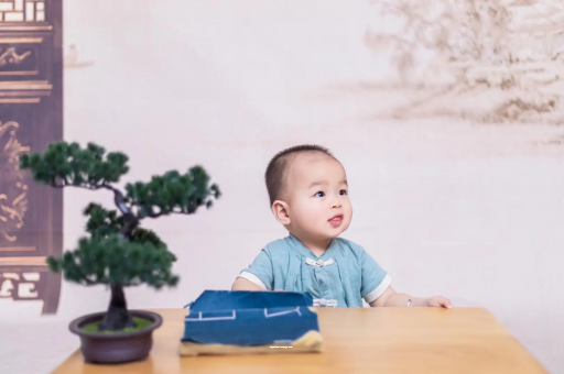 馆陶宝宝半夜吐了怎么回事 馆陶宝宝半夜吐了怎么回事